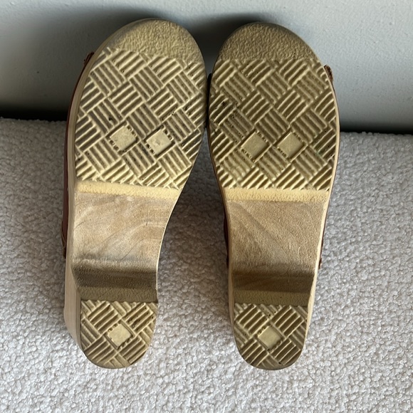 -No. 6 Daria Mid Heel Sandal - Picture 6 of 8